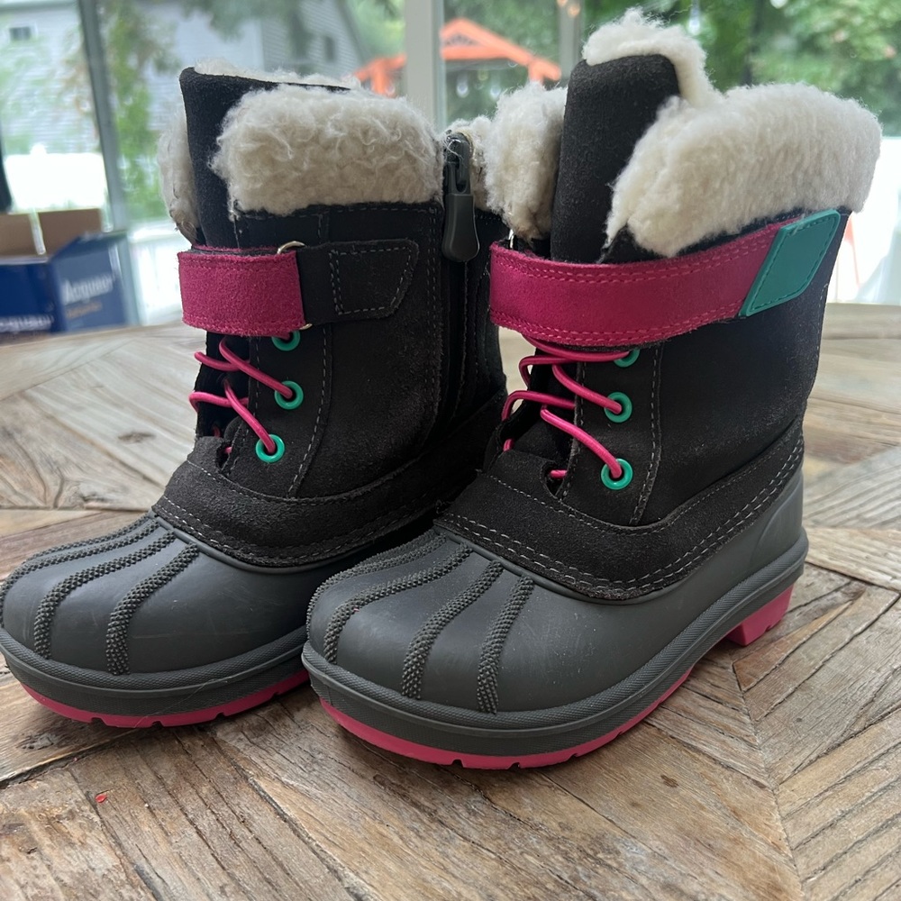 Girls snow boots size 11